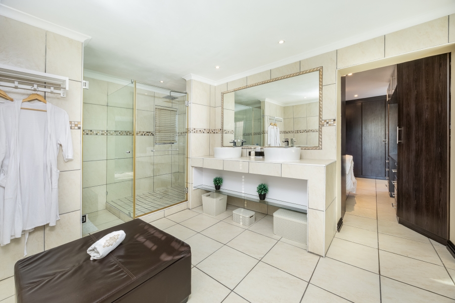 6 Bedroom Property for Sale in Eversdal Western Cape
